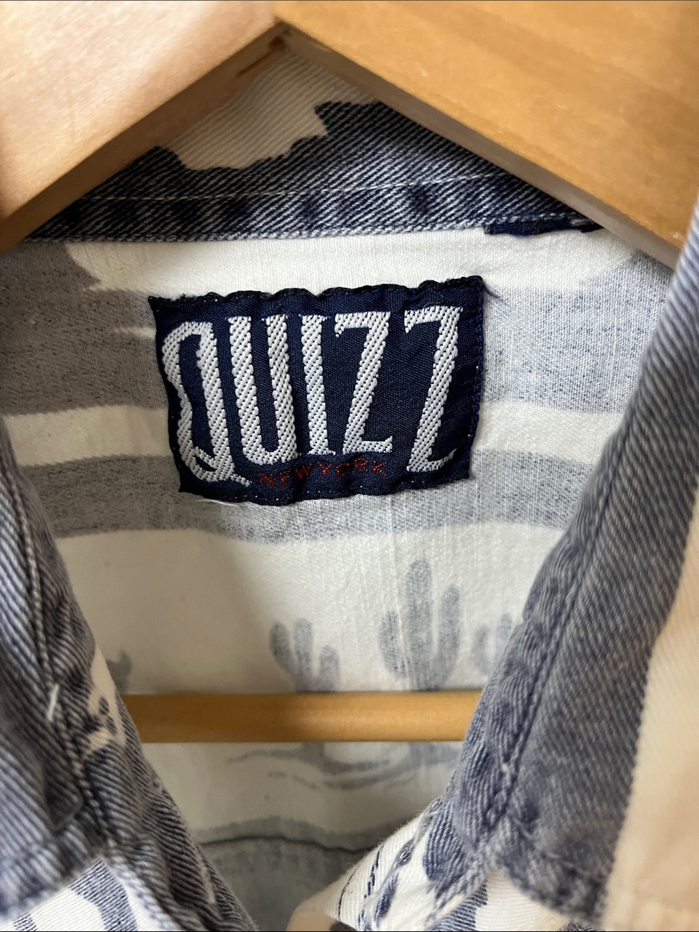 Quizz New York western Button Down Shirt -Blue & White, fits women’s size M - Picture 2 of 3